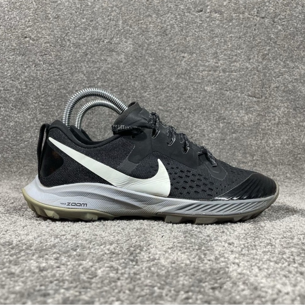 Nike Air Zoom Terra Kiger 5 AQ2220-001 Black Athletic Running Shoes Women's Sz 7